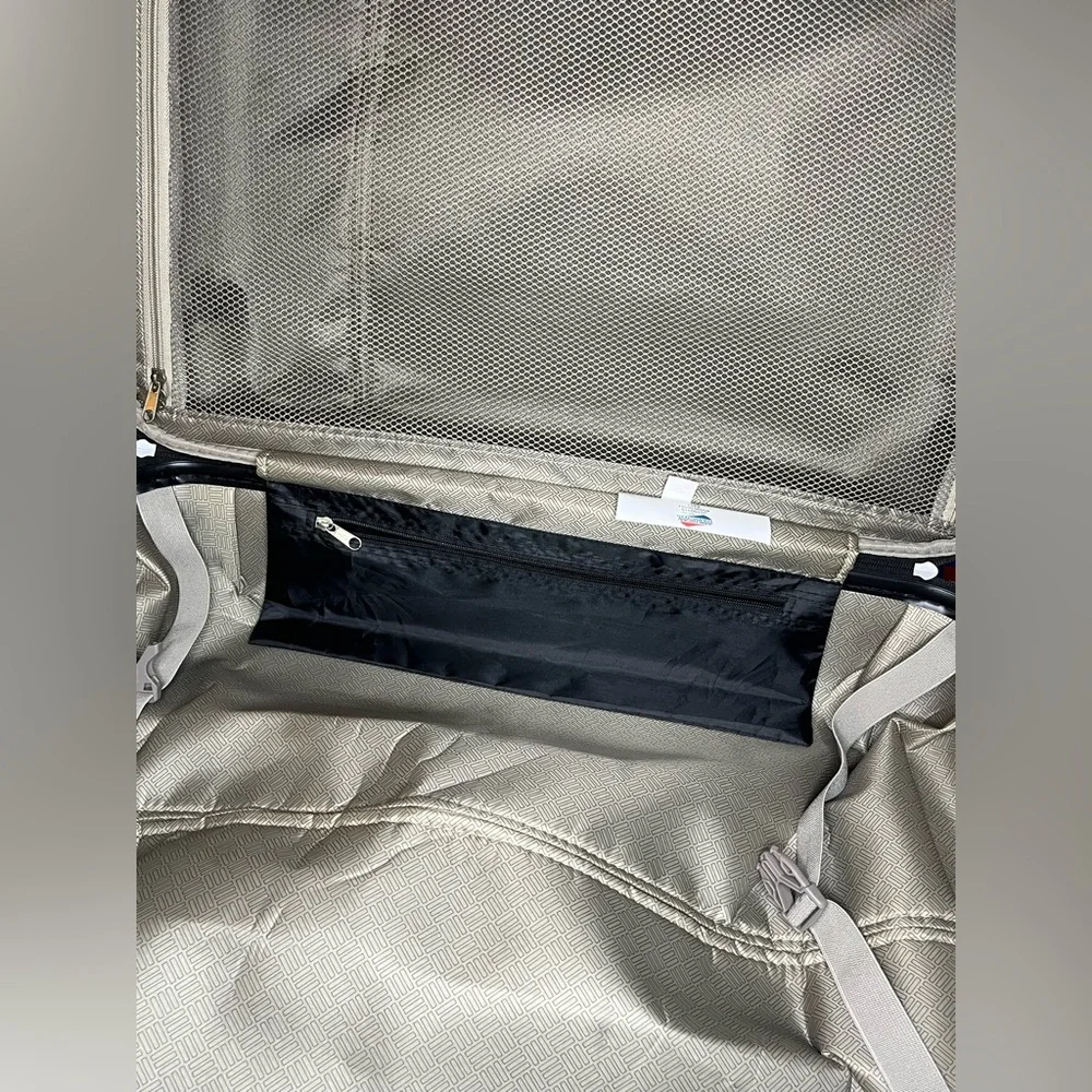 🥳✨ American Tourister Black Hardshell Max Burst Expandable 360 Spinner Suitcase